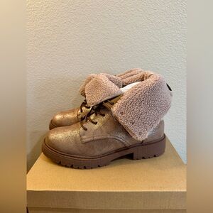 NEW Steve Madden Kids Size 5 Gunner Taupe Shimmer Combat Boots